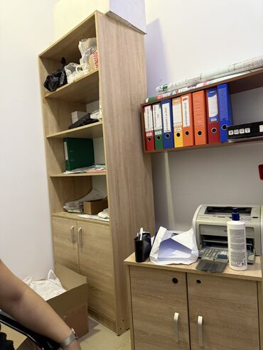 Другая мебель: Шкаф большой 2500
Компьютерный стол 2000
Стол 4 шт одинаковые