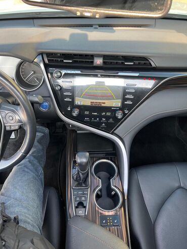 Toyota: Toyota Camry: 2020 г., 2.5 л, Гибрид — 14