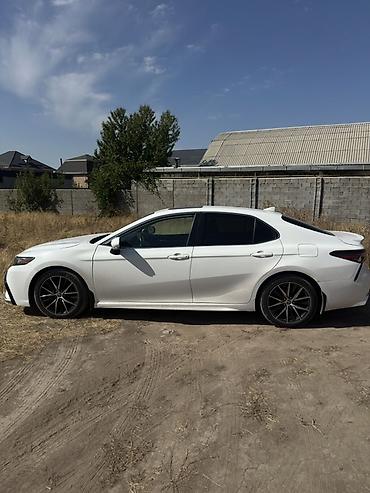 купить машину с киргизии: Toyota Camry: 2023 г., 2.5 л, Автомат, Гибрид, Седан — 4