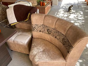 sofa: Продаю диваны в хорошем состоянии. Чистые, удобные. Подойдут для дома — 4