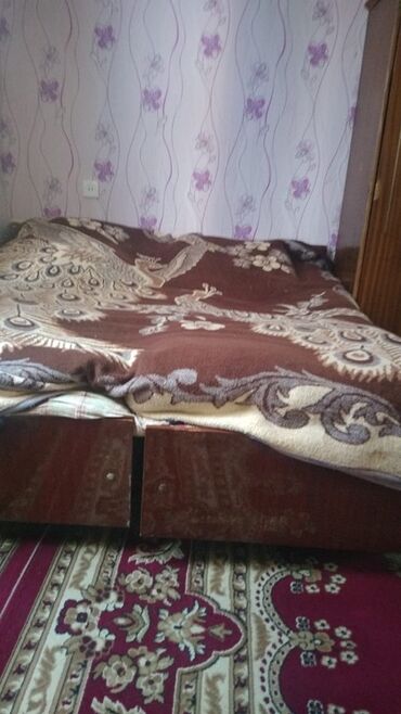 Çarpayılar: Təknəfərlik çarpayı, Bazasız, Matras ilə, Siyirməsiz, Rusiya