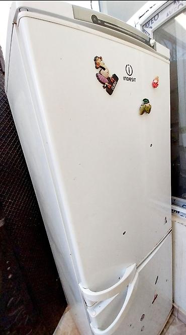 qapı kalonkası: İşlənmiş 2 qapılı Indesit Soyuducu Satılır, rəng - Ağ — 1