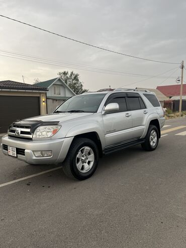 хорошим состоянием: Toyota 4Runner серебристого цвета Год выпуска 2004 Обьем двигателя 4