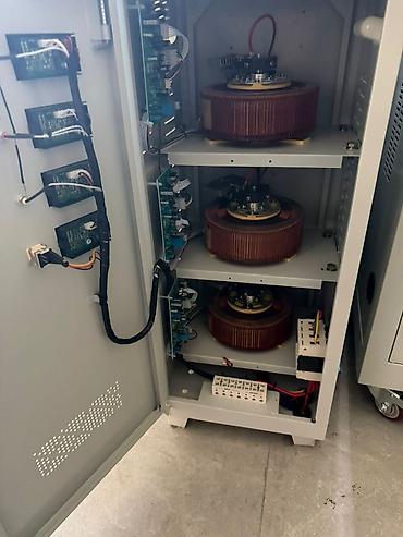 Стабилизаторы напряжения: Автоматический стабилизатор напряжения M.I.R.cyz DVR45-10KVA — 15