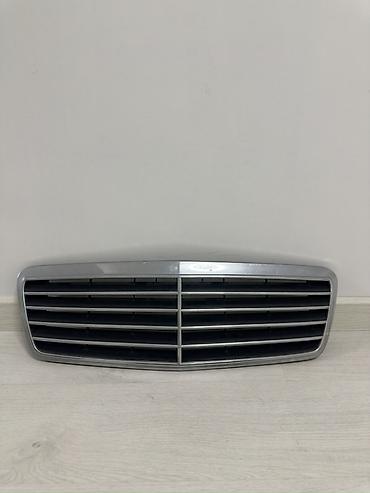 Решетки радиатора: Решетка радиатора Mercedes-Benz 1998 г. — 1