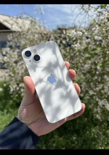 iphone 13: IPhone 13, Б/у, 128 ГБ, Белый, Зарядное устройство, Защитное стекло, Чехол, 86 %