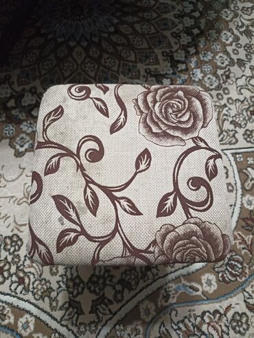 варианты размещения кухонной мебели: Кухонный стол и стул, Б/у, Самовывоз, цвет - Коричневый