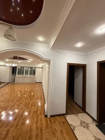 куплю дом каракол: 3 комнаты, Риэлтор, Без подселения, С мебелью полностью