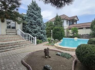 Долгосрочная аренда домов: 384 м², 5 комнат — 2