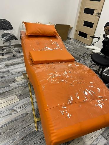 Медицинская мебель: Косметологическая кушетка с изогнутым анатомическим ложем — 2