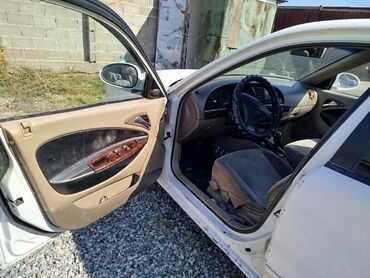 Daewoo: Daewoo Nubira: 2000 г., Механика, Седан