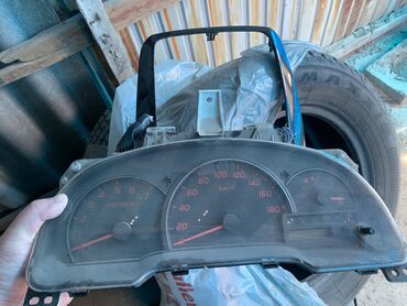 некция 1: Щиток приборов Toyota 2002 г., Б/у