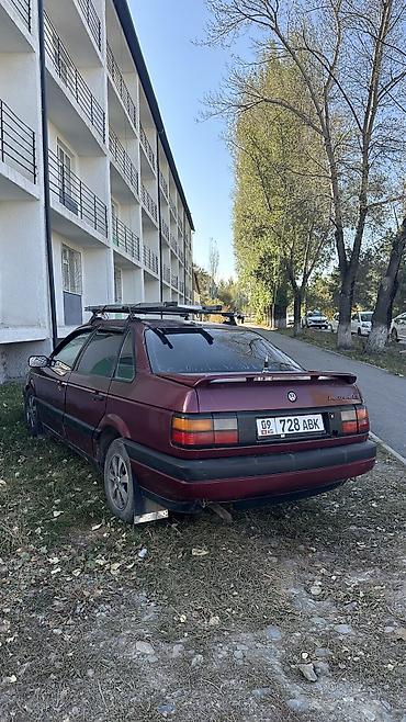 обмен с моей доплатой: Volkswagen Passat: 1988 г., 1.8 л, Механика, Бензин, Седан — 1