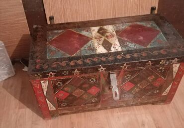 qədim samovar satisi: Qədim sandıq. Ünvan xətayi NZS qəsəbəsi, Xəzər tv yanı