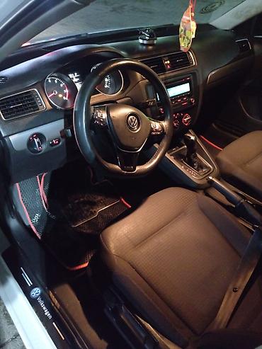 volkswagen qolf: Volkswagen Jetta: 1.8 l | 2014 il Sedan — 5