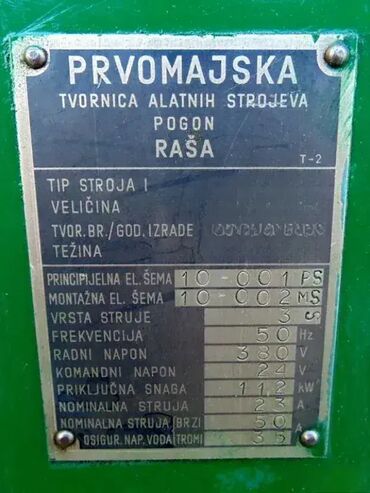 Ostali alati i mašine: Strug „Prvomajska“ TVP300 🔧 Visina šiljaka: 300 mm 📏 Razmak između — 2