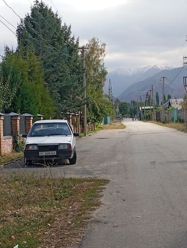 ВАЗ (ЛАДА): ВАЗ (ЛАДА) 21099: 2002 г., Механика, Бензин, Седан