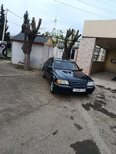 c180 mercedes: Mercedes-Benz C 180: 1.8 l | 1995 il Sedan — 4