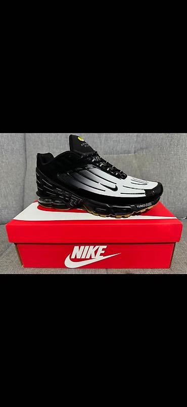 Patike: Nike tn - - - - - orginal model tn. ------ brojevi od 36 do 46 na lalafo.rs — 3 Patike: Nike tn - - - - - orginal model tn. ------ brojevi od 36 do 46 — 3