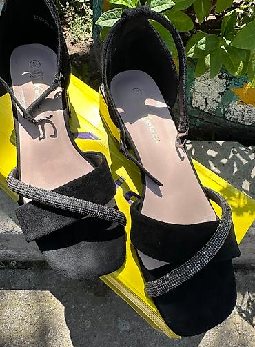 Босоножки, сандалии, шлепанцы: Продам стильные босоножки Состояние: как новые, надевались только один — 2