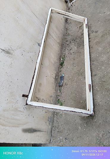 Giriş qapıları: Metal qapı dəsti – ölçüləri göstərilib - Qapı qanadının hündürlüyü — 13