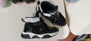 Детская обувь: Детская обувь (несколько пар, разные модели и цвета) цены и размеры — 4