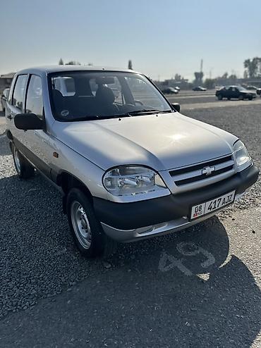Транспорт: Chevrolet Niva: 2008 г., 1.7 л, Механика, Бензин, Внедорожник — 3