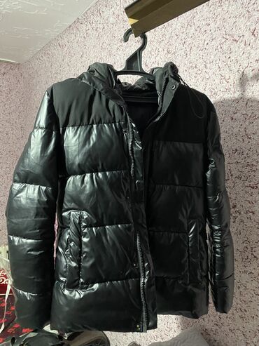 куртка муской: Эркектердин курткасы, 5XL (EU 50), Prada, Колдонулган, түсү - Кара, Өзү алып кетүү