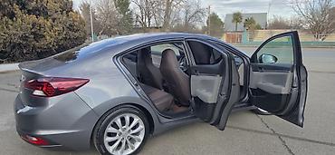 Hyundai: Hyundai Elantra: 2 l | 2019 il Sedan — 13