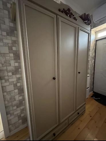 İşlənmiş, 3 qapılı, Siyirməli, Açılan, Düz dolab