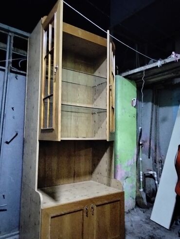 Dolablar: Açılan, 2 qapılı Düz dolab, Servant