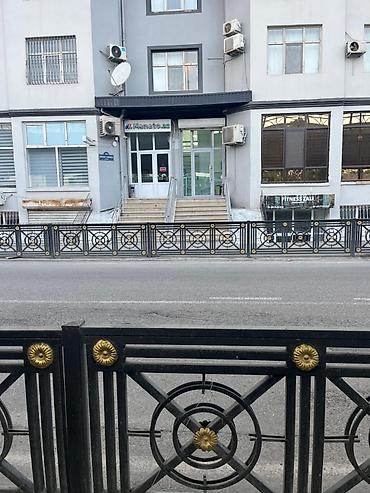 memar ecemi: 20 Yanvar metrosuna qalxan yolda, Əcəmi metrosuna yaxin, insanlarin — 7