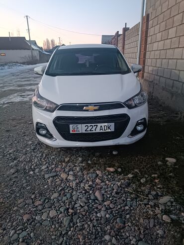 Chevrolet: Chevrolet Spark: 2015 г., 1 л, Вариатор, Бензин, Хэтчбэк