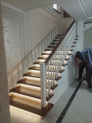 Деревянные лестницы: Деревянная лестница Для дома, Форма лестницы: Много-маршевая, Стиль: Классический — 5