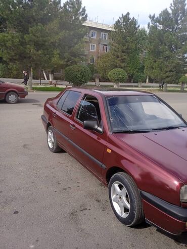 фолксваген венто: Volkswagen Vento: 1992 г., 1.8 л, Механика, Газ