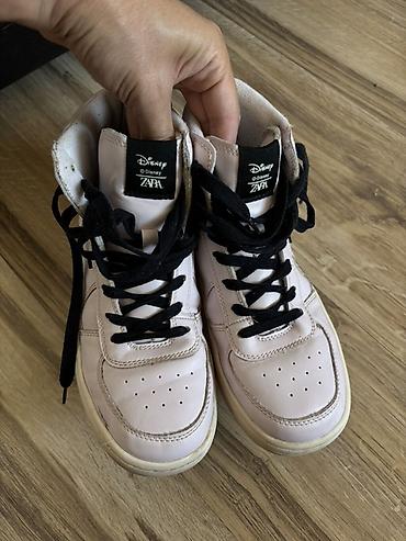 adidas duboke: ZARA x Disney ženske patike – model sa visokim đonom i skačućim đonom — 2