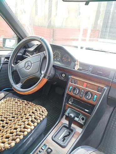 Продажа авто: Mercedes-Benz W124: 1993 г., 3.2 л, Автомат, Бензин, Седан — 4
