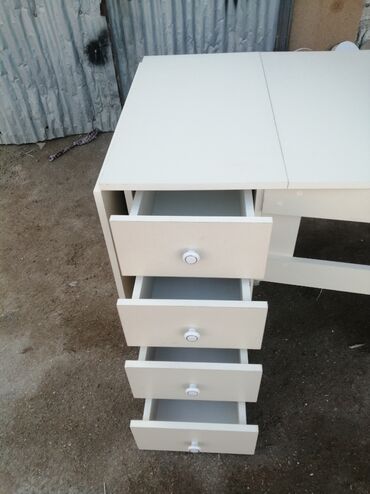 Ofis masaları: Yeni, Dördbucaq masa — 12