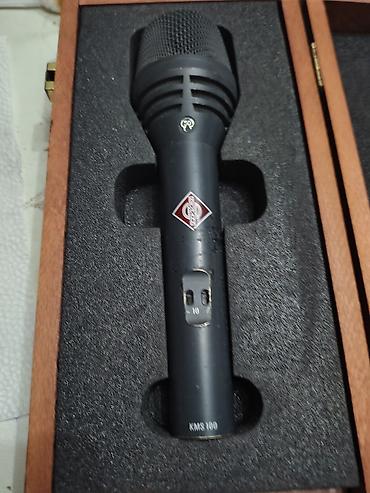 iphone notebook: Neumann KMS 100 və Shure SM58 mikrofonları - Neumann KMS 100: Səhnə — 1