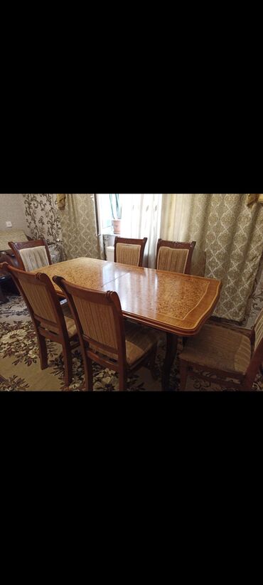 купить компьютерный стол: Masa dəsti satılır 130₼. Yaxşı vəziyyətdədir. Açılır,6oturcağı