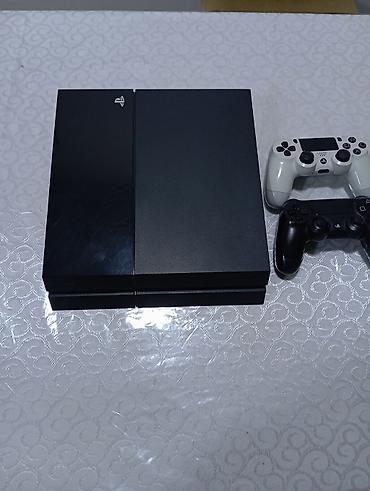 fat: SALAM PS4 FAT HEÇ BİR PRABLEMİ YOXDUR 1TELABAYT YADDAŞ QARTI İKİ PULTU — 2