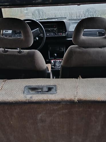Volkswagen: Volkswagen Passat: 1983 г., 1.6 л, Механика, Бензин, Хэтчбэк — 7