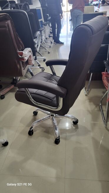 Ofis və oyun kresloları: Yeni, Təkərli, Qolları tənzimlənmir, Parça — 18