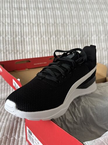 кроссовки 46 размер: Мужские кроссовки, 41.5, Puma, Новый, цвет - Черный, Самовывоз, Бесплатная доставка, Платная доставка