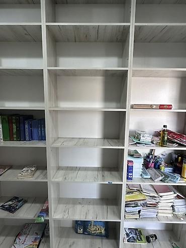 тумбы буу: Полки для ваши книг🤗
рост 2,80 на 80 
11 штук 
договор 🤝 имется🙂 — 1