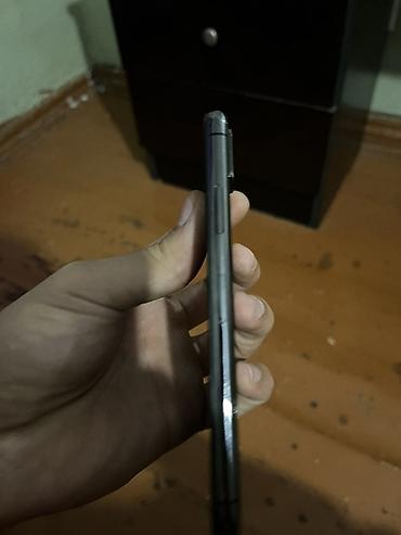 iphone x7: IPhone X, Qara, Face ID — 4