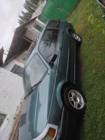 Volkswagen: Volkswagen Passat: 1989 г., 1.8 л, Механика, Бензин, Универсал