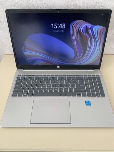 Modemlər və şəbəkə avadanlıqları: HP Laptop 15s-eq seriyası – gümüşü korpuslu, yüngül və zərif dizayn