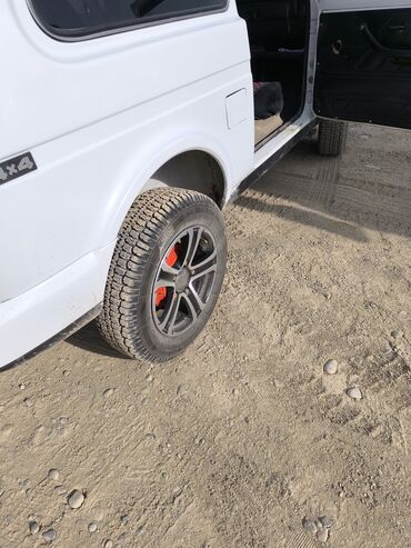 ВАЗ (ЛАДА): ВАЗ (ЛАДА) 4x4 Нива: 2008 г., 1.7 л, Механика, Бензин, Внедорожник