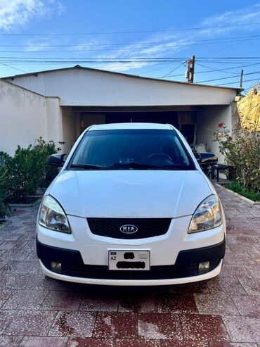Kia: Kia Rio: 1.5 l | 2005 il Sedan — 2